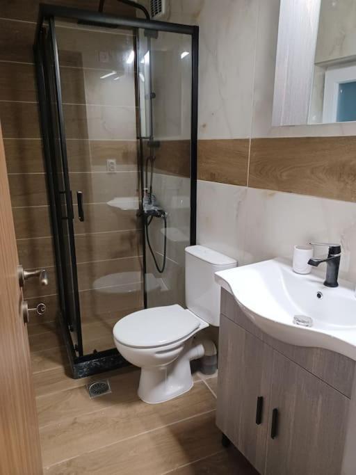 Petite Suite With Backyard. Mytilíni Exteriér fotografie